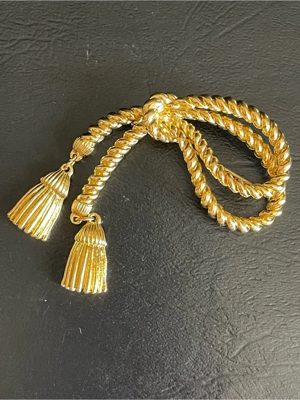 Vintage Avon Gold Rope Tassel brooch.